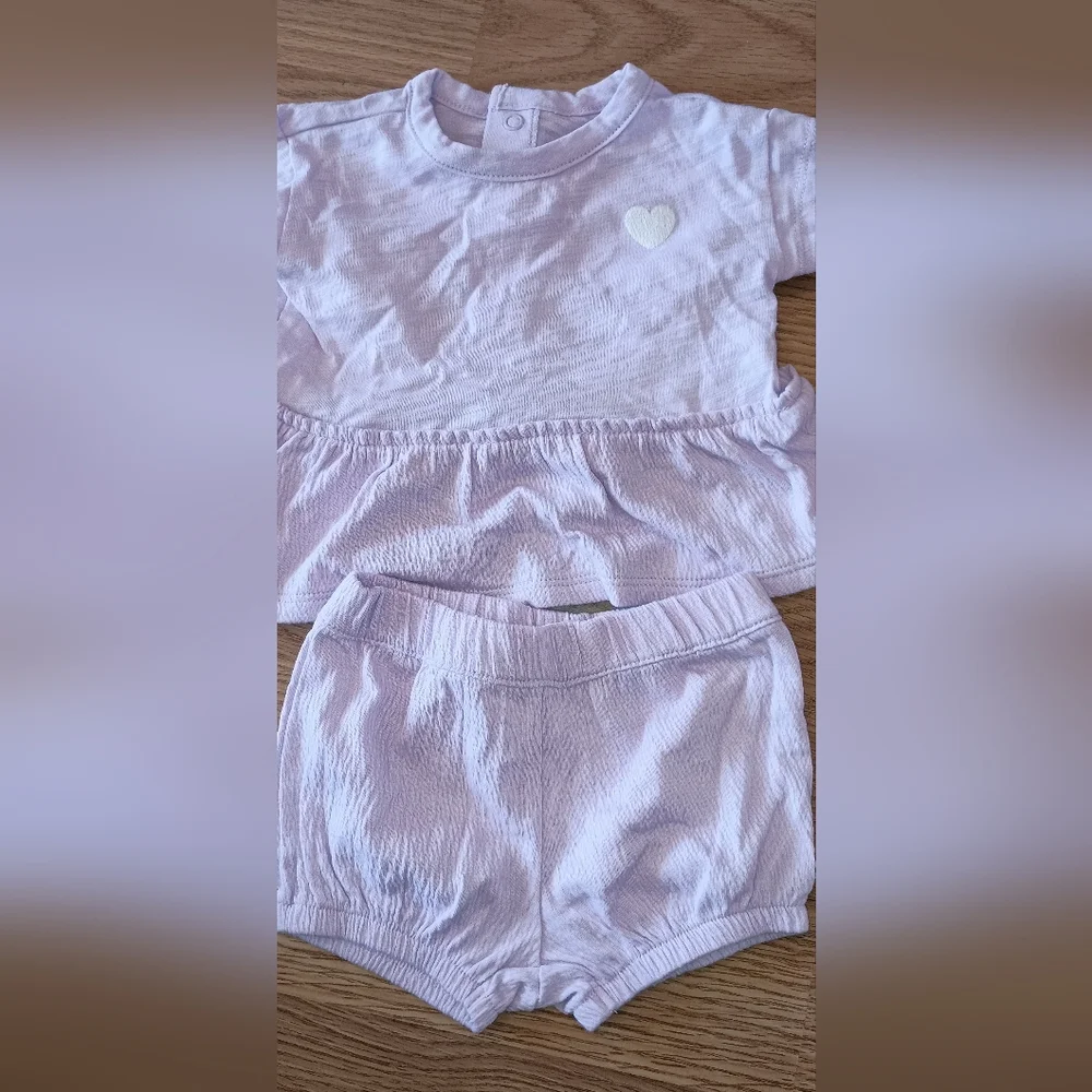 Carter's 3 Piece Baby Lavender Ruffle Top, Shorts and Onesie Set Size 3 … - Picture 2 of 6